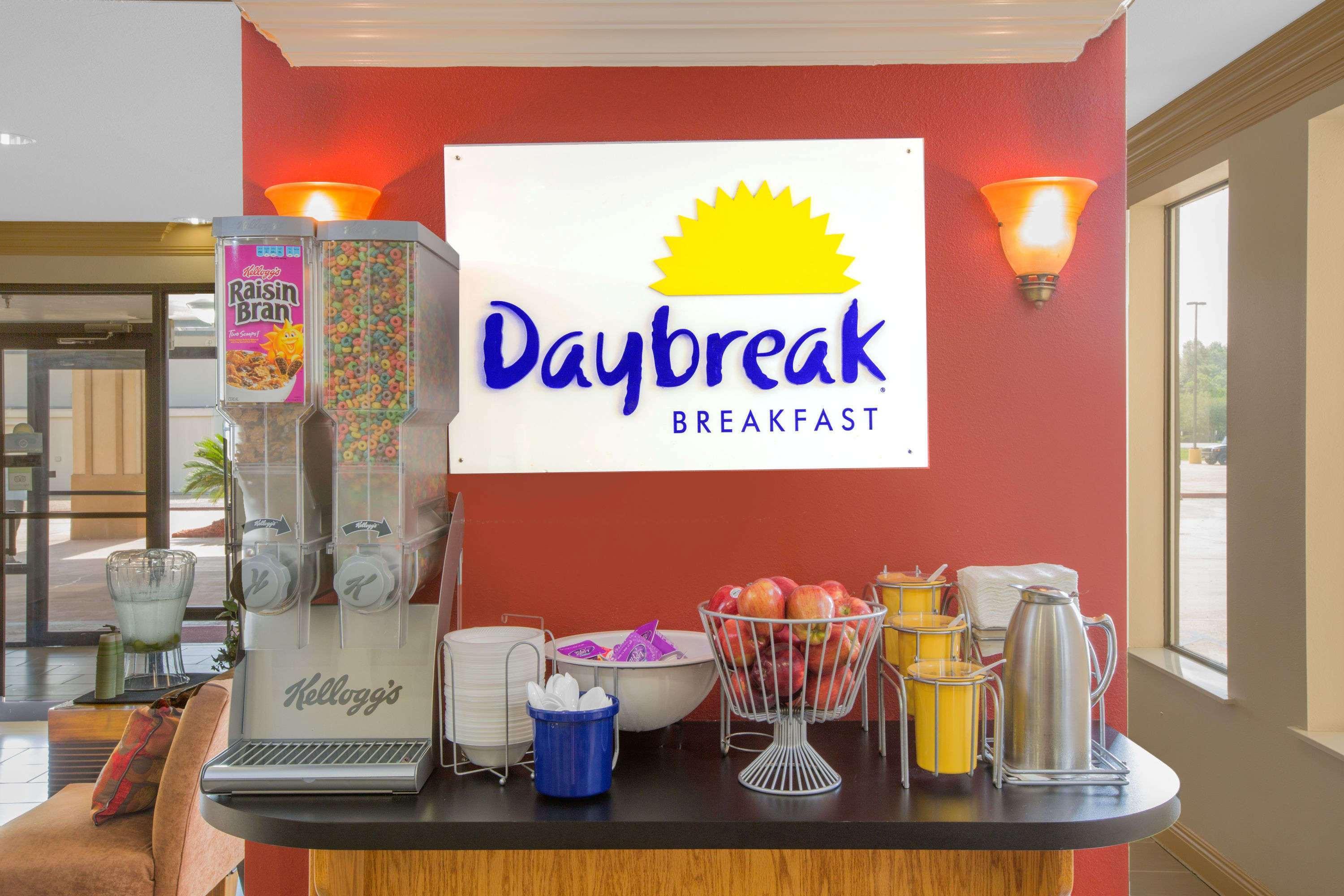 Days Inn By Wyndham Denham Springs-Baton Rouge East Buitenkant foto