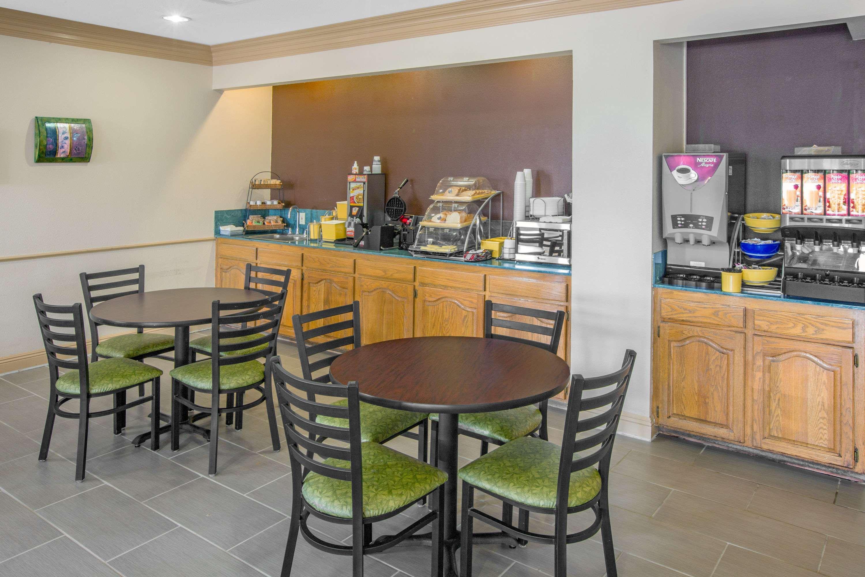 Days Inn By Wyndham Denham Springs-Baton Rouge East Buitenkant foto